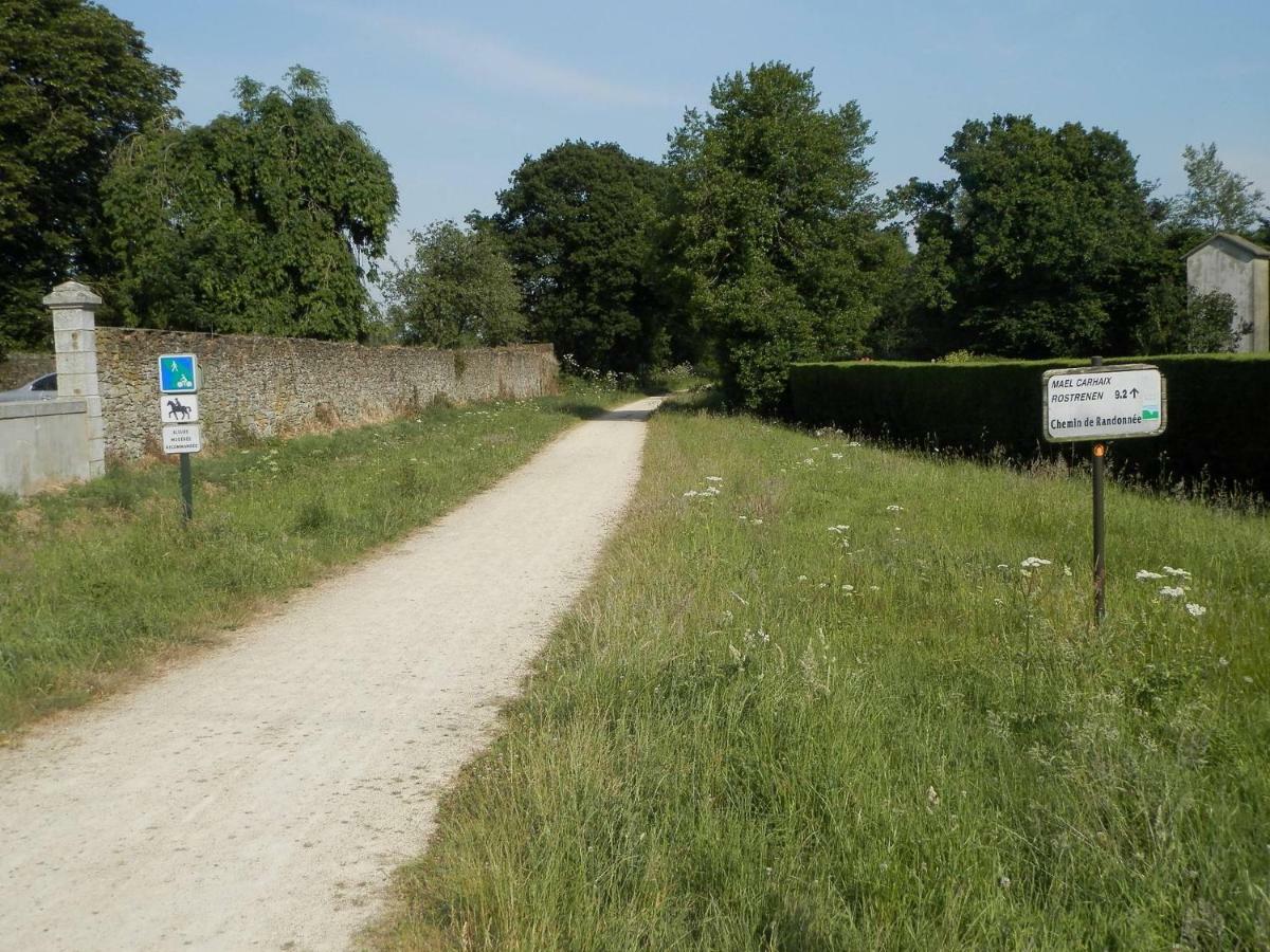 Vallee Des Ardoisieres Mael-Carhaix Екстериор снимка
