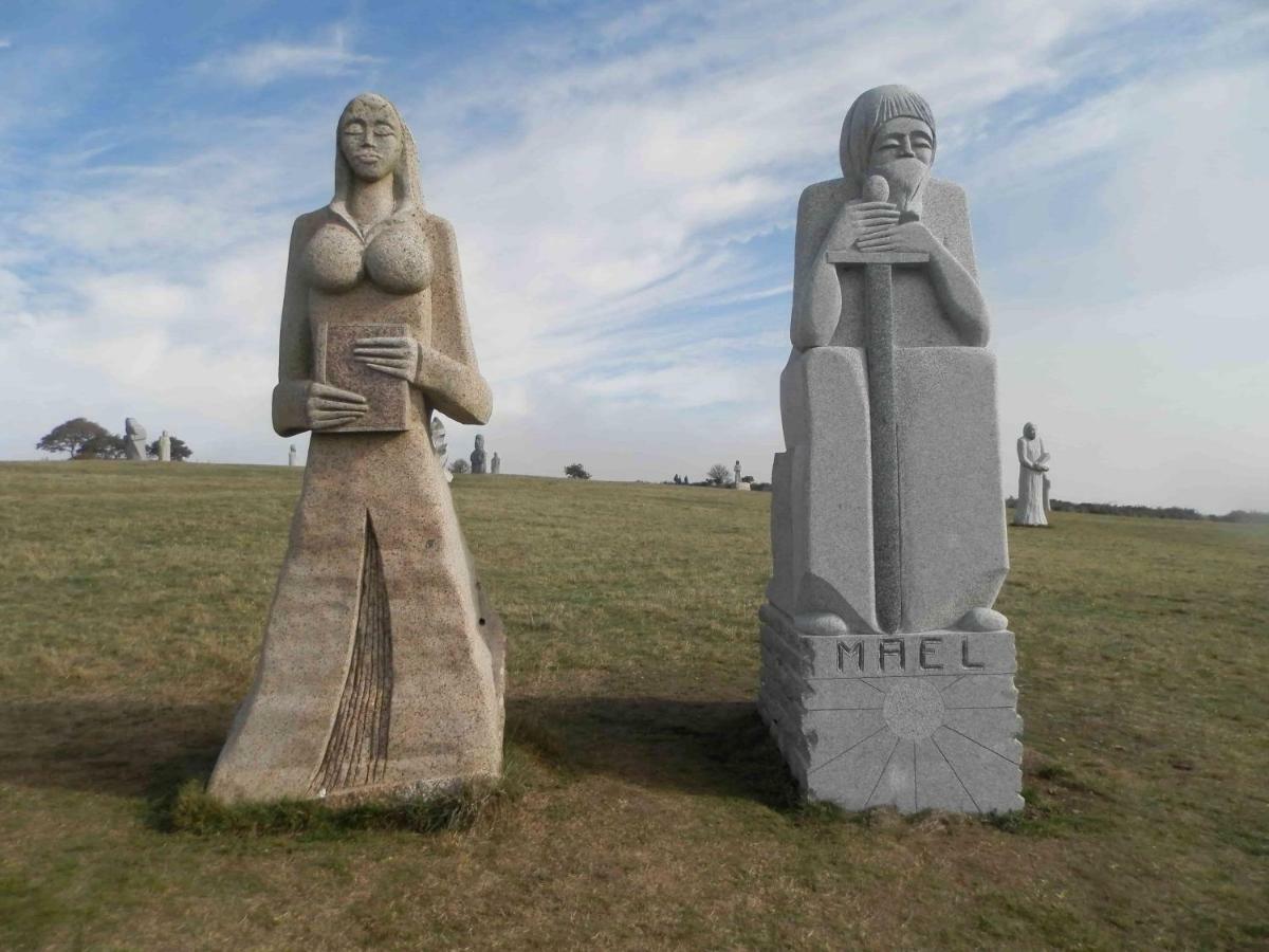 Vallee Des Ardoisieres Mael-Carhaix Екстериор снимка